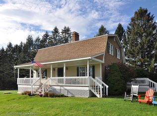 1355 Chopmist Hill Rd, Scituate, RI 02857