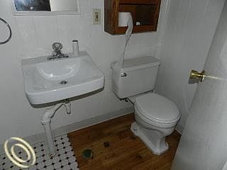 5th image of 6669 Cardwell St