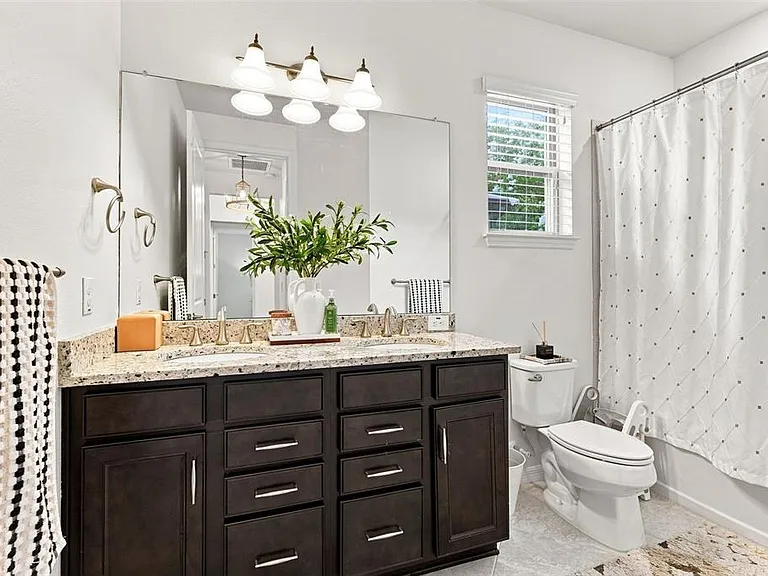 12846 Payton St — Photo 32