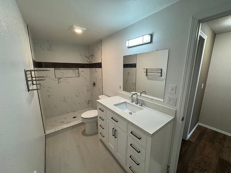 144 SW Lee St — Photo 22