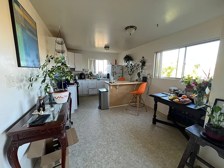 Clairemont Dr — Photo 9