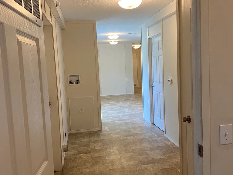 17024 Meridian Blvd — Photo 24