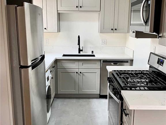 5th image of 4333 Elm Ave APT 3
