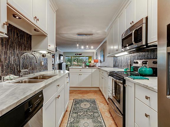 5th image of 3351 Spanish Trl APT 211