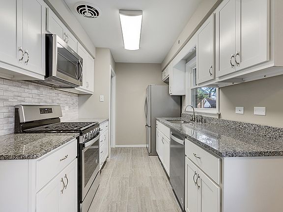 3rd image of 60 E Greenbriar Ave