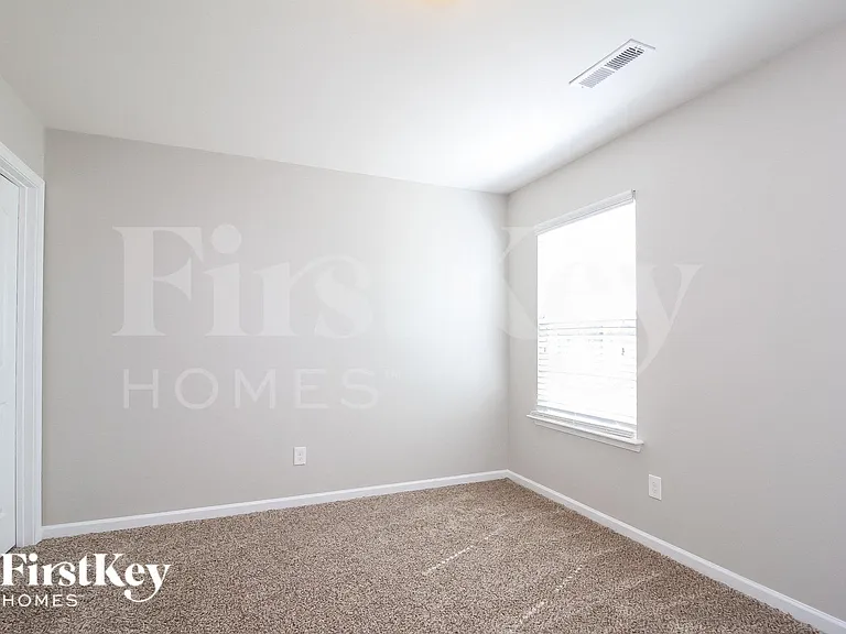 1438 Waverly St — Photo 12