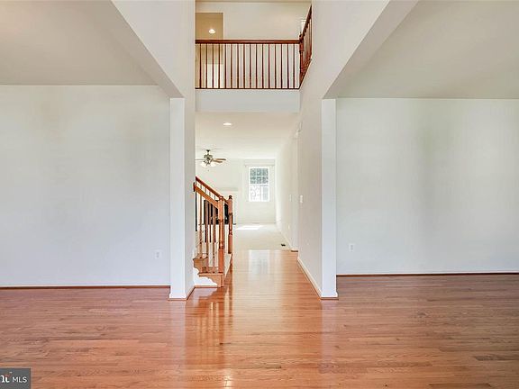 5th image of 8077 Tysons Oaks Ct