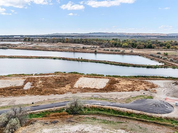 5th image of Lake Ave