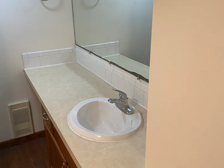 42 W South St #1 — Photo 4