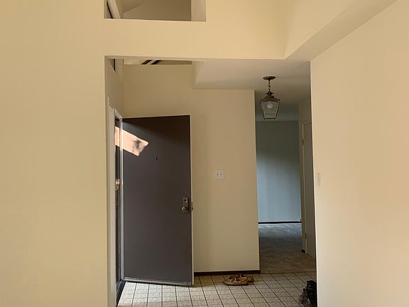 5th image of 2001 Parrott Dr #1