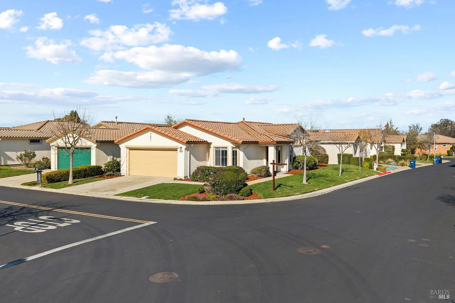 372 Shadow Creek Drive photo 1