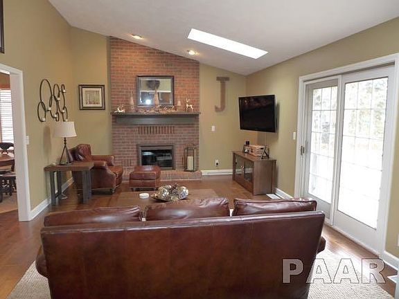 2nd image of 804 W Scottwood Dr
