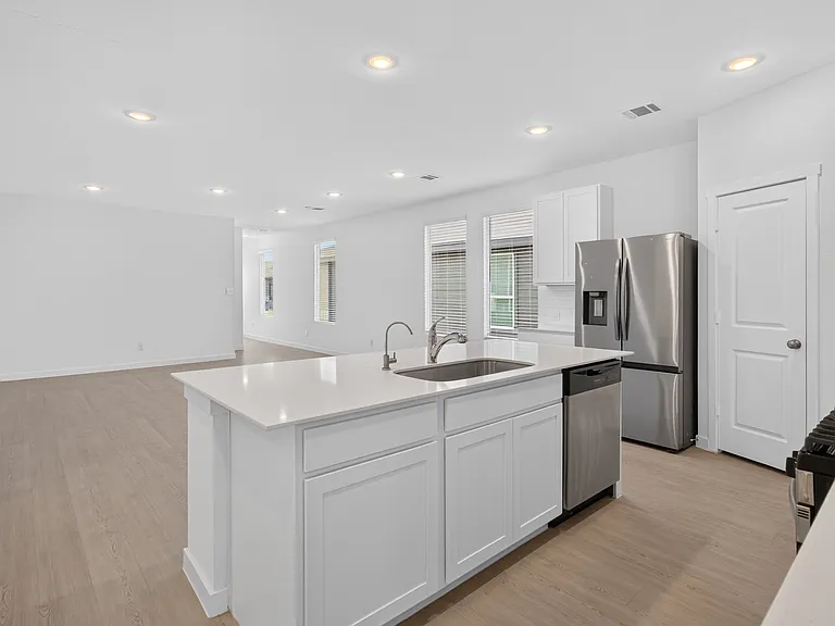 415 Kayden Ct — Photo 8