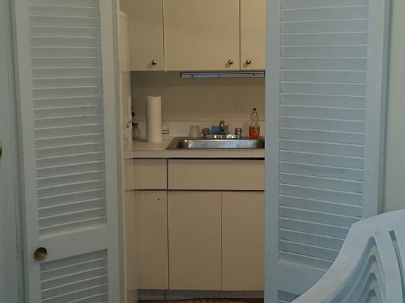 4th image of 5900 Arlington Ave APT 12R
