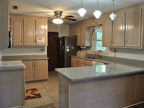 4th image of 1312 Stanford Rd