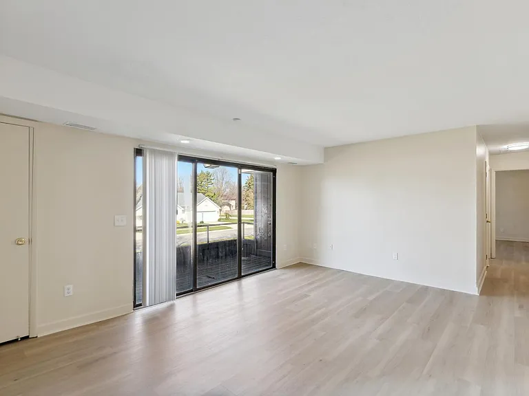 5560 Heatherdowns Blvd #225560 — Photo 5