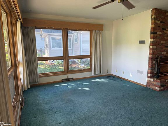 5th image of 403 Spruce St