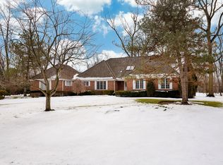 2223 W Course Dr, Riverwoods, IL 60015