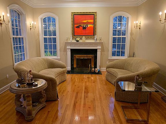 4th image of 1327 Echo Hill Path