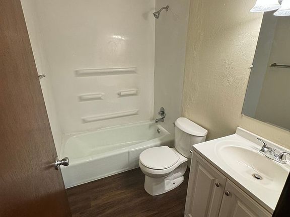 3rd image of 917 E Iowa Ave APT 4