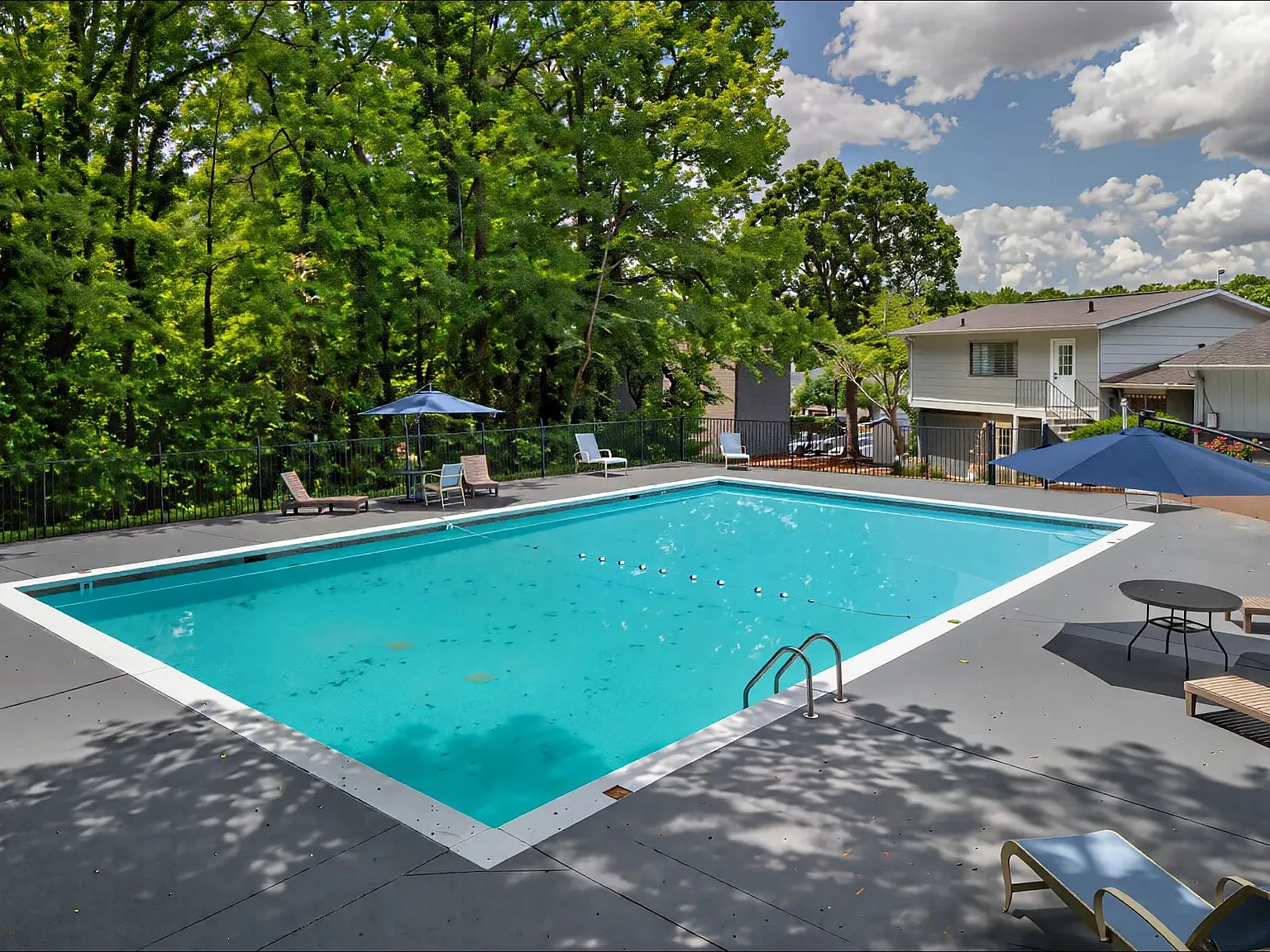 Premium Living at Cielo at Vinings - Pool, Gym & More! — Photo 2