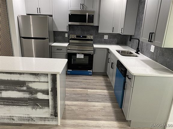 4th image of 3156 N Brackenfern Point