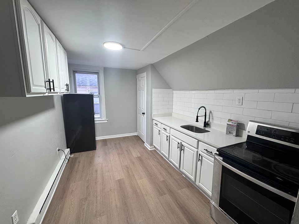 1st image of 19 N 18th St #3R