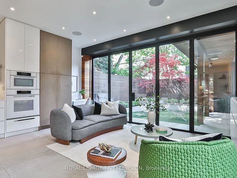 426 Ontario St — Photo 15