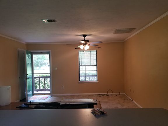 4th image of 89 Edgewood Dr