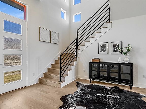 2nd image of 6121 Florencia Ln