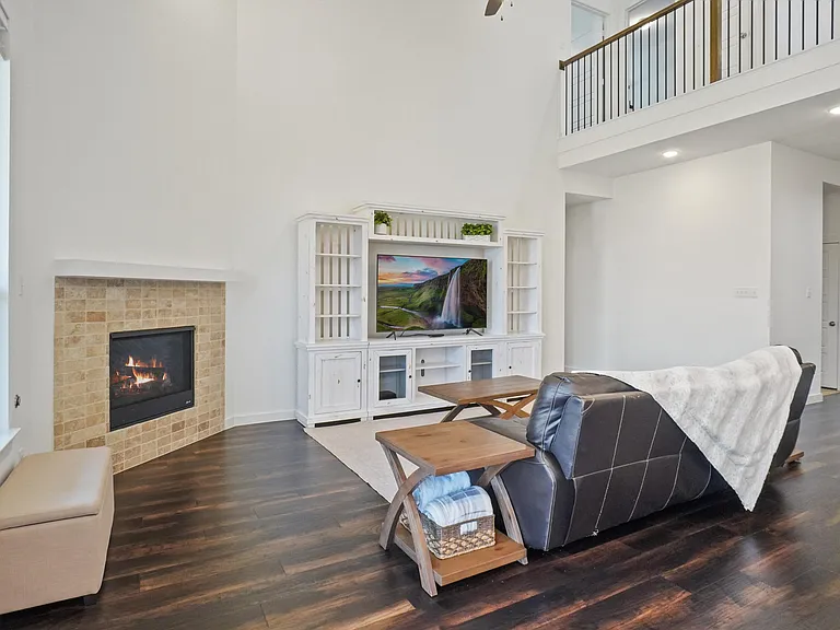 525 Overton Ave — Photo 5