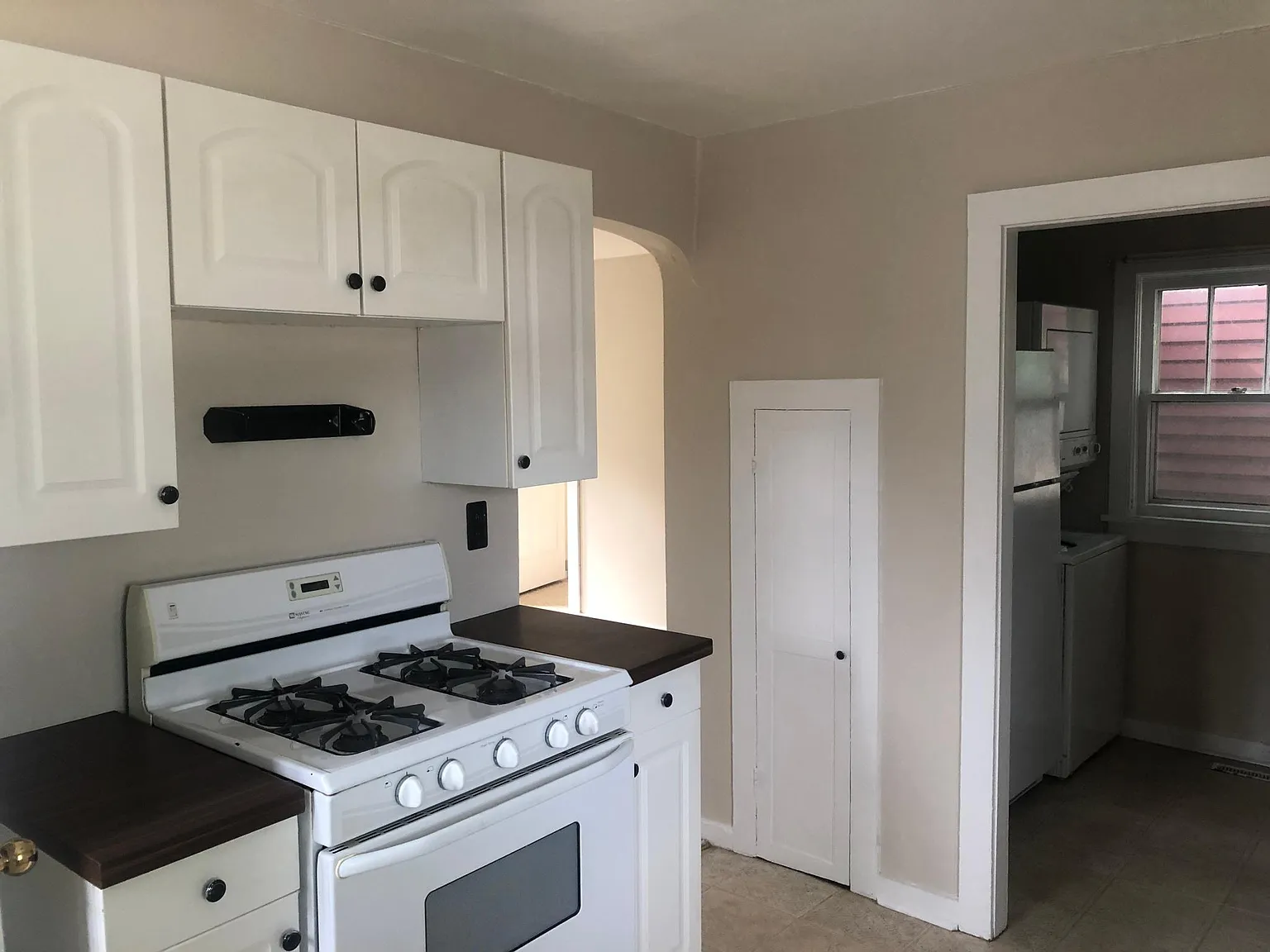 2 bed, 900 sqft, $1,600 — Photo 2