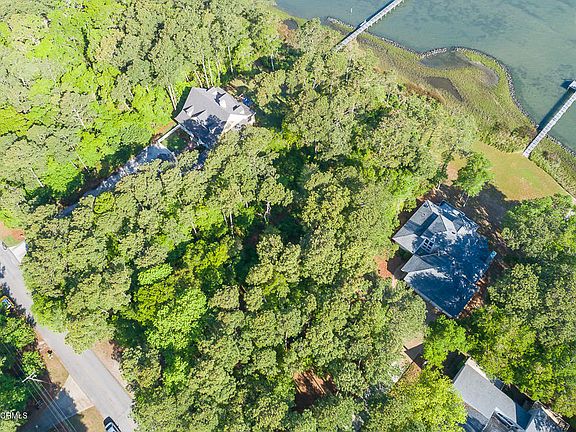 3rd image of 250-A Oakleaf Drive