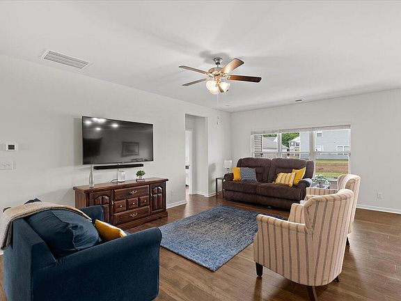 4th image of 8478 Bramble Berry Ln