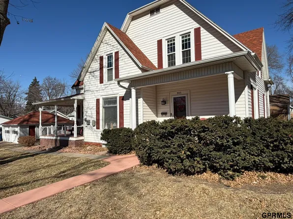 905 E 9th St, Crete, NE 68333