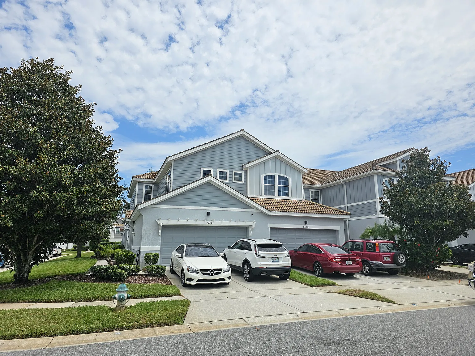 4 bed, 2.5 bath, 2614 sqft, $870 — Photo 1