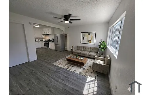 2806 1/2 S Norton Ave #4 Photo 1