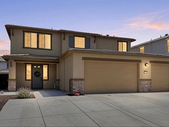 2nd image of 1072 Blue Range Way