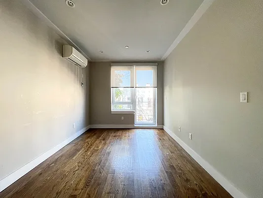 Rented by ERNY LLC | media 20