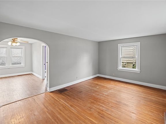 3rd image of 345 S Nelson Blvd
