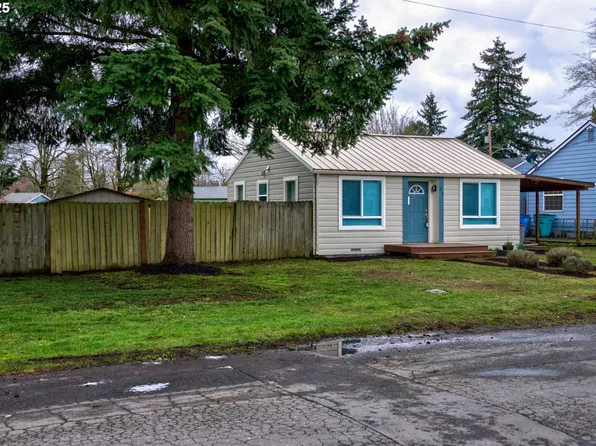 215 NW 44th St, Vancouver, WA 98660