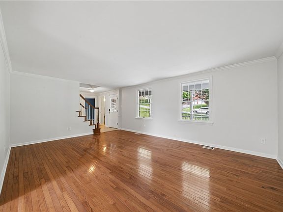 5th image of 1800 Taper Dr