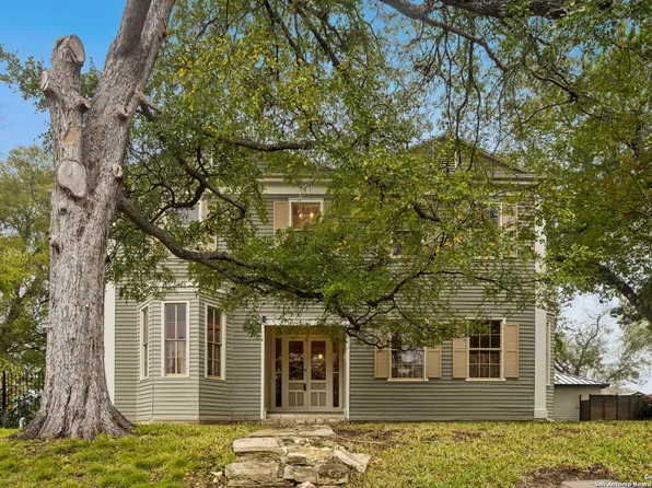 276 E Coll, New Braunfels, TX 78130