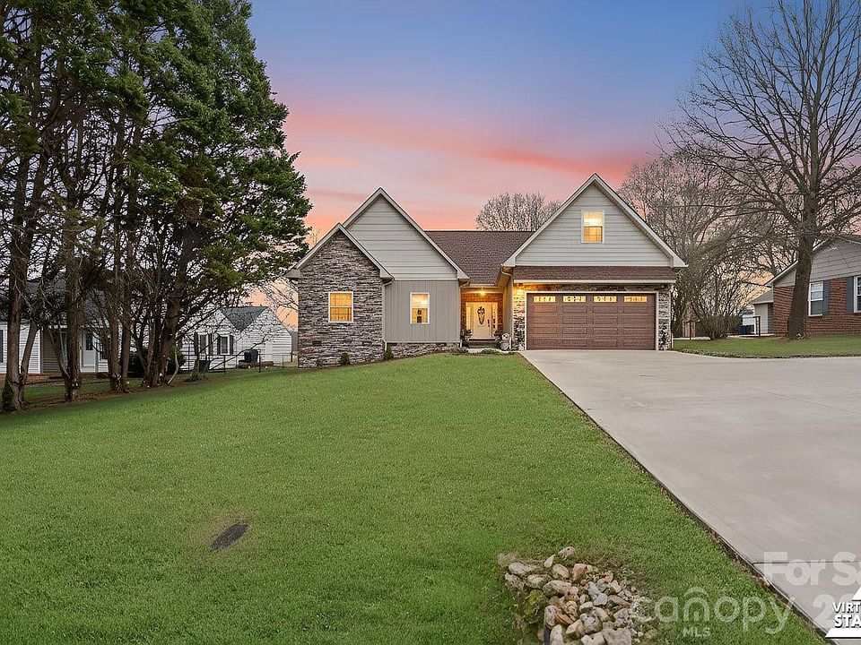1st image of 3670 9th Street Dr NE