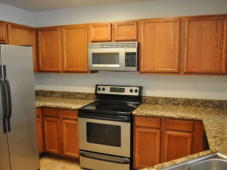 4600 E Moody Blvd #5J — Photo 2
