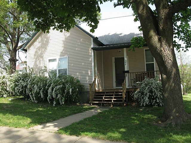 1st image of 609N N Mulberry St