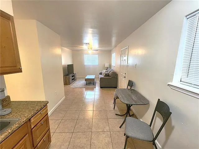 111 Lambda St #4 — Photo 8