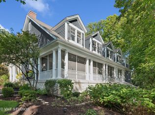 704 Chidester Ave, Glen Ellyn, IL 60137