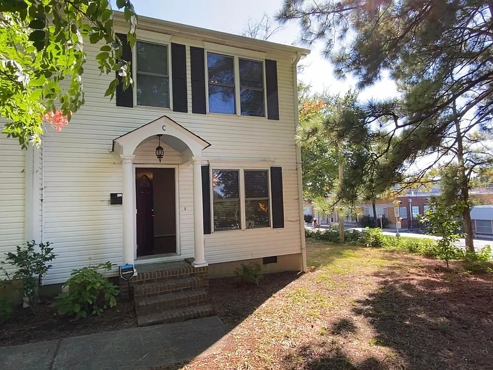 327 W Trinity Ave