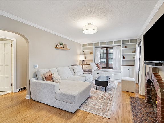 5th image of 2207 39th St